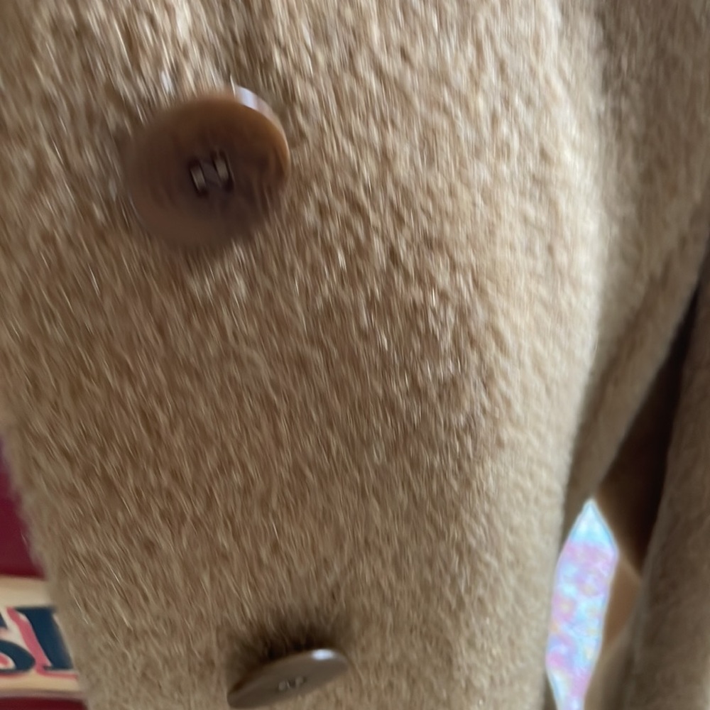 Giorgio Armani 100% Alpaca coat in pristine condition absolutely stunning coat - Picture 6 of 9